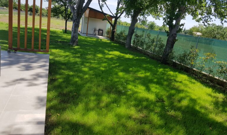 insamantare gazon pret